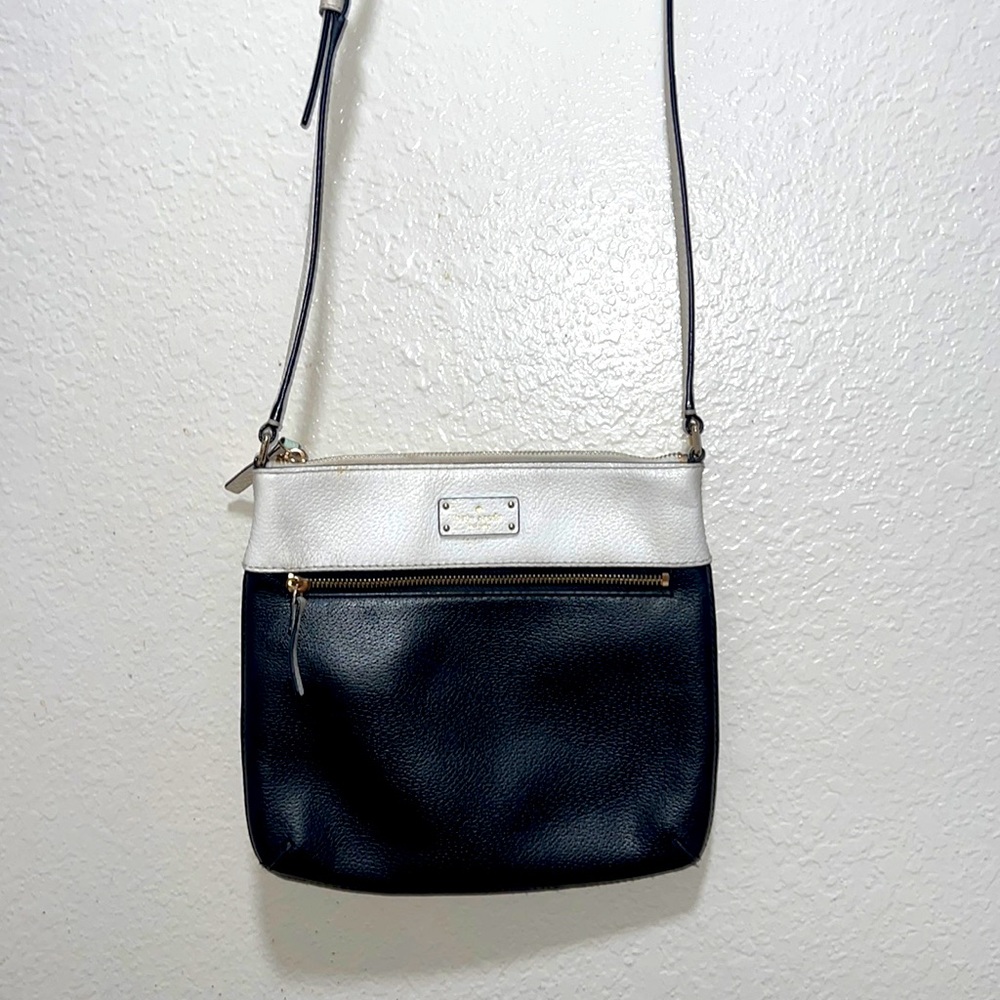 ♠️Kate Spade black/white crossbody bag!♠️
